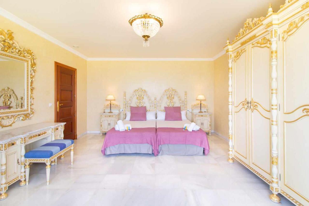 Castle Beach House Luxury Beachfront Villa Málaga Exterior foto